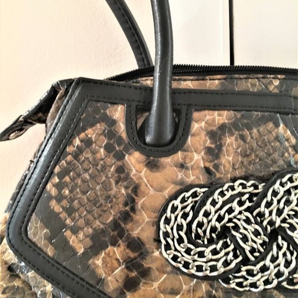 CNKW Snakeskin Hangdbag - Picture 4 of 10